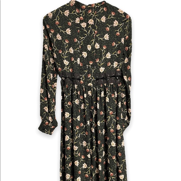 CLEAR OUT SALE!  Topshop Floral Dress size 4! - Picture 4 of 6
